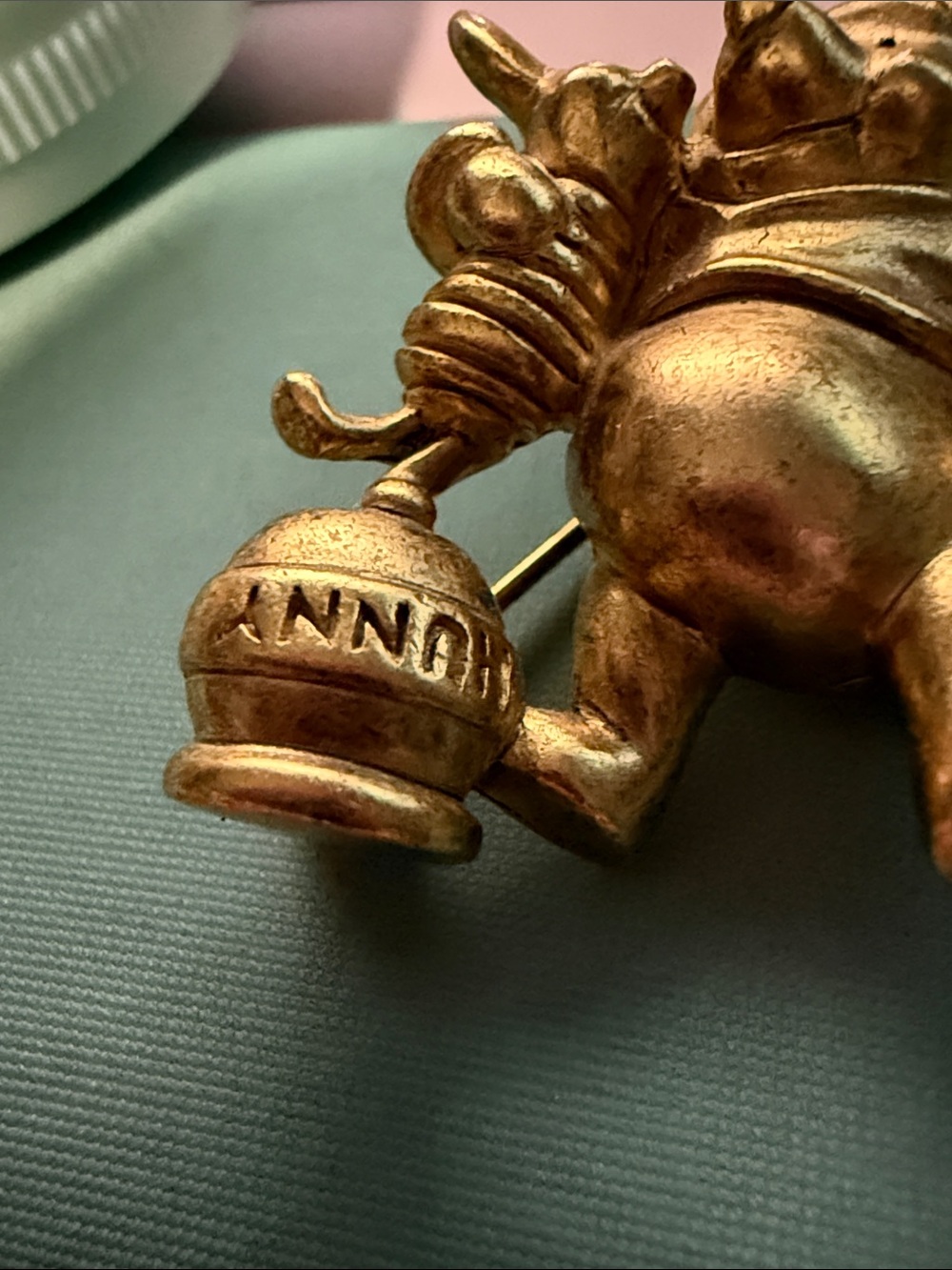 Gold-ToneWinnie the Pooh & Piglet Brooch - Picture 7 of 7